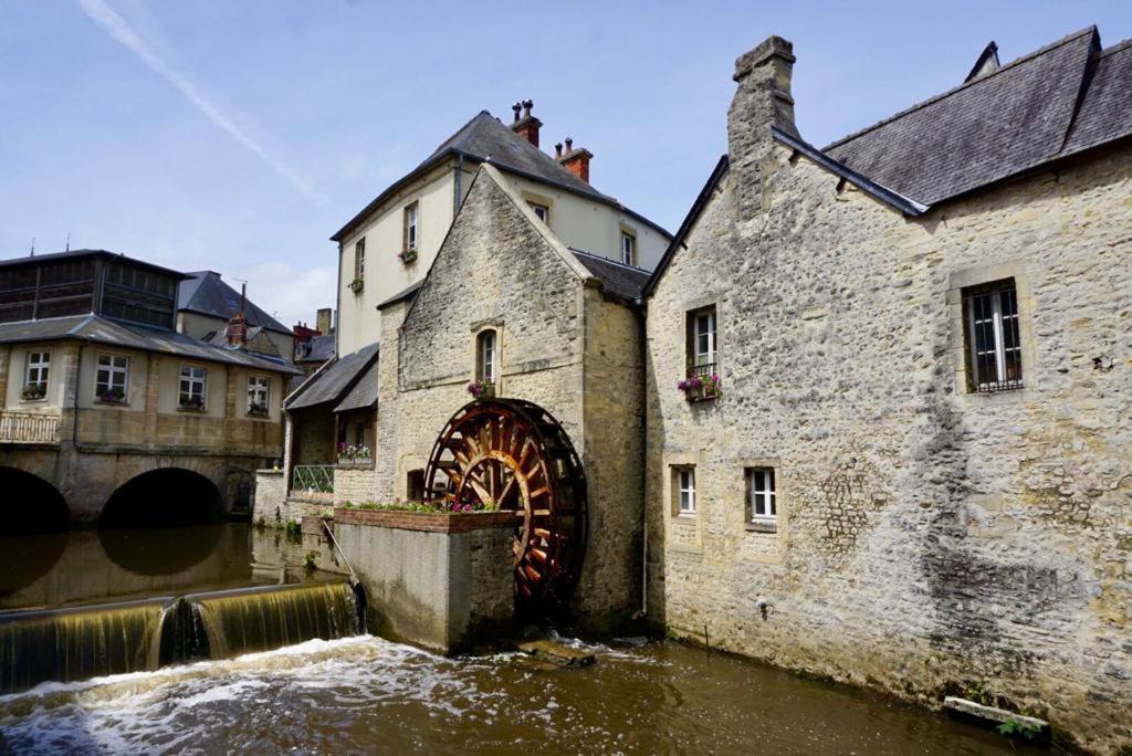 Le Bourg Bed & Breakfast Asnieres-en-Bessin Екстериор снимка