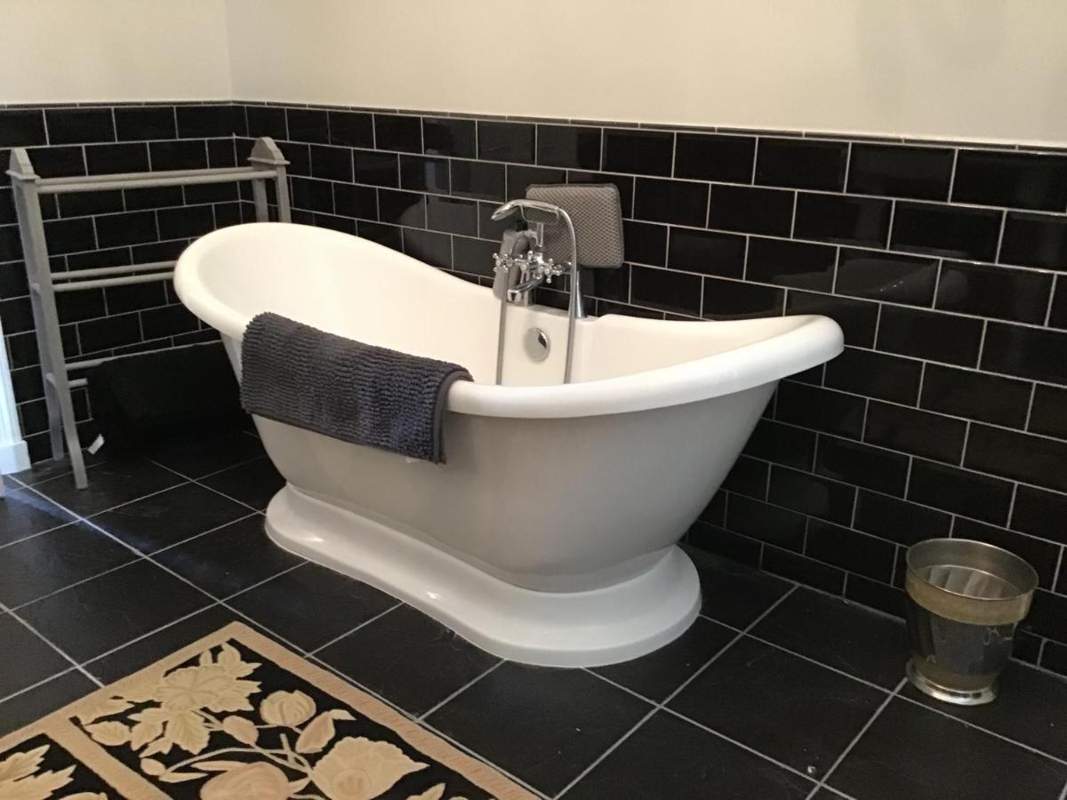 Le Bourg Bed & Breakfast Asnieres-en-Bessin Екстериор снимка