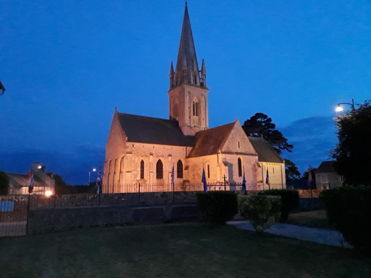 Le Bourg Bed & Breakfast Asnieres-en-Bessin Екстериор снимка