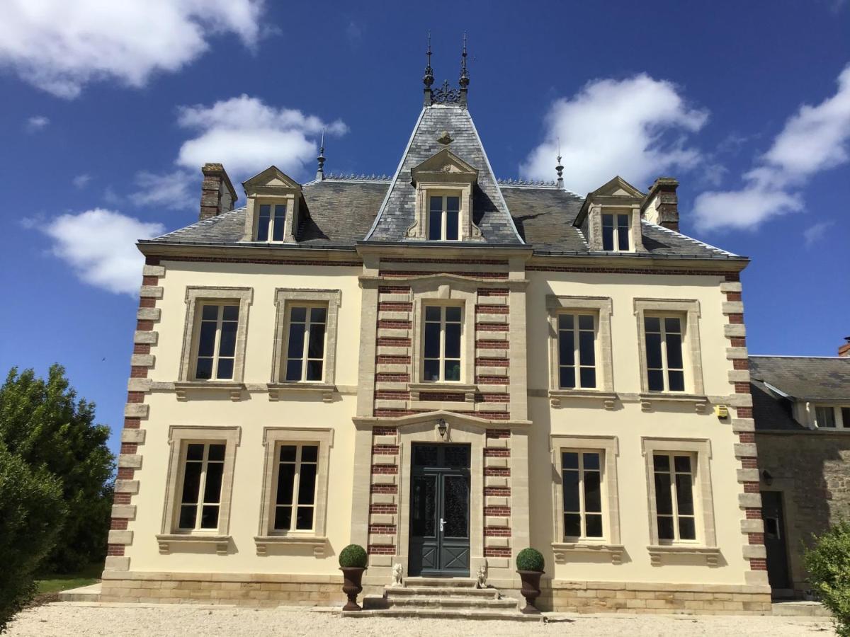 Le Bourg Bed & Breakfast Asnieres-en-Bessin Екстериор снимка