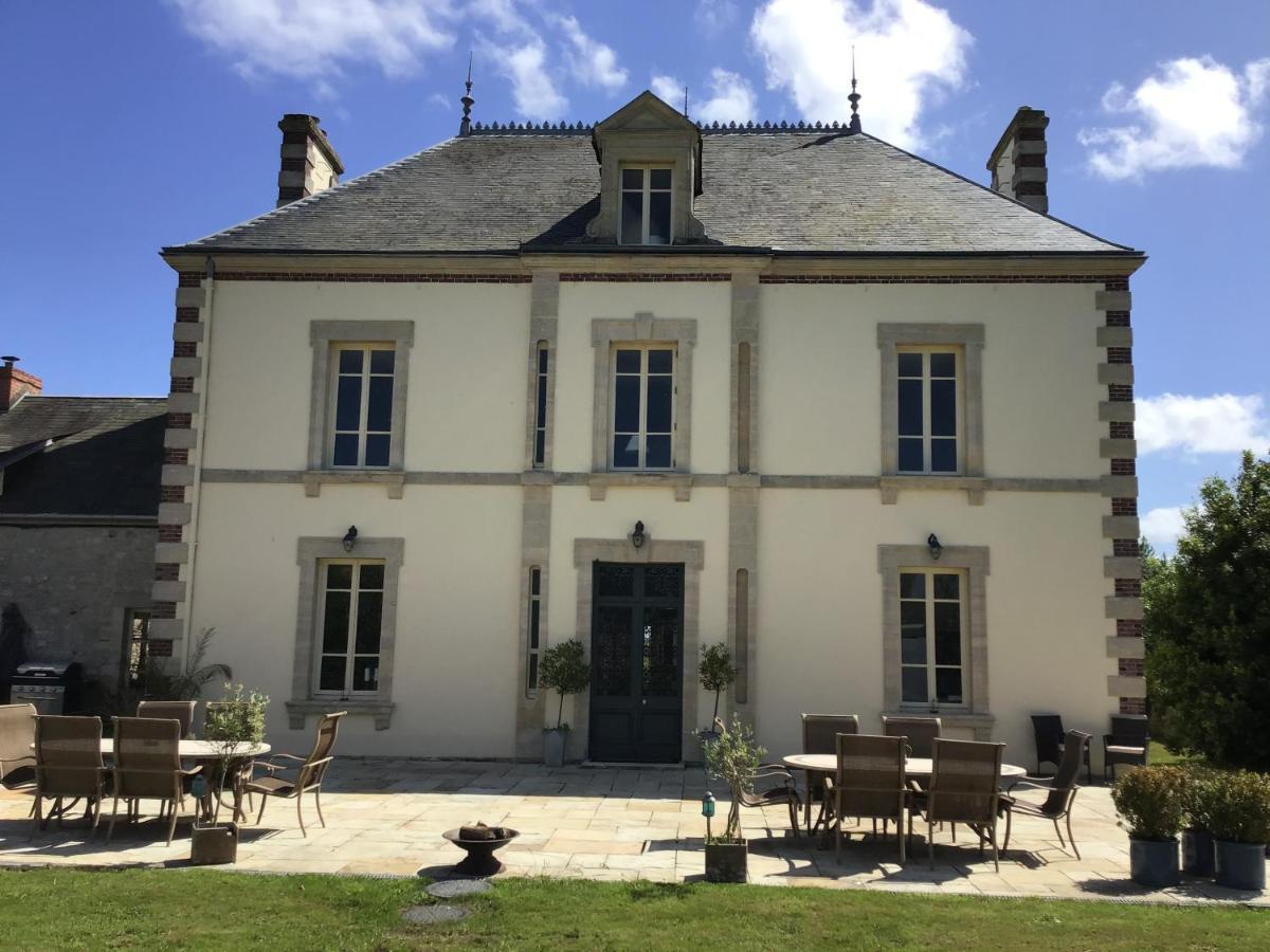 Le Bourg Bed & Breakfast Asnieres-en-Bessin Екстериор снимка