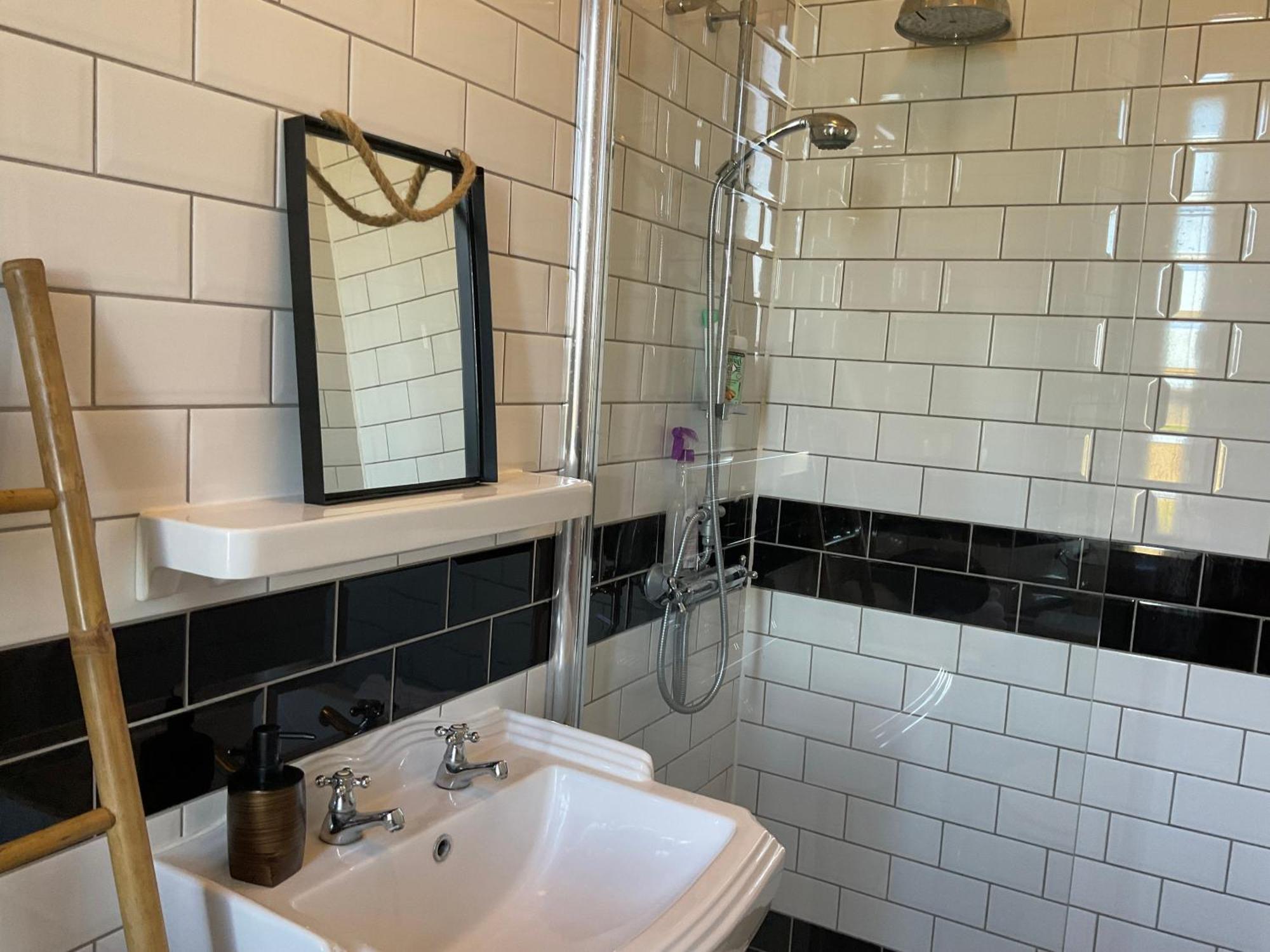 Le Bourg Bed & Breakfast Asnieres-en-Bessin Екстериор снимка